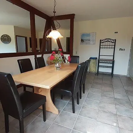 Gemuetliche-wohnung-1-im-eg-eines-einzelhauses-mit-4-we